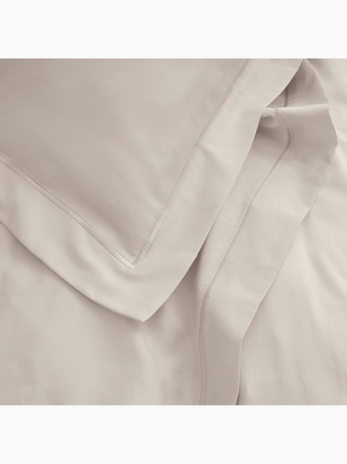 Taie d'Oreiller – Satin de Coton 120 Fils/cm² – Hôtellerie Haut de Gamme - Kiabi Taie d'Oreiller – Satin de Coton 120 Fils/cm² – Hôtellerie Haut de Gamme - Kiabi