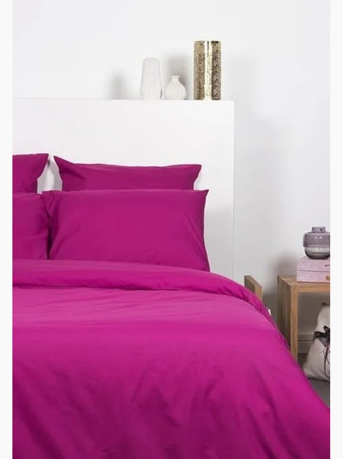 Taie d'oreiller unie polycoton 63x63 cm prune - Kiabi Taie d'oreiller unie polycoton 63x63 cm prune - Kiabi