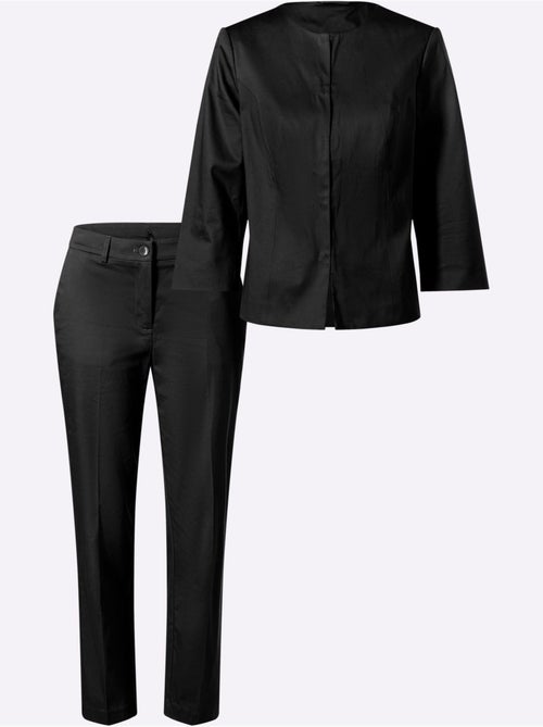 Tailleur Pantalon Forme Courte Tendance - Taille Standard - Helline - Kiabi Tailleur Pantalon Forme Courte Tendance - Taille Standard - Helline - Kiabi