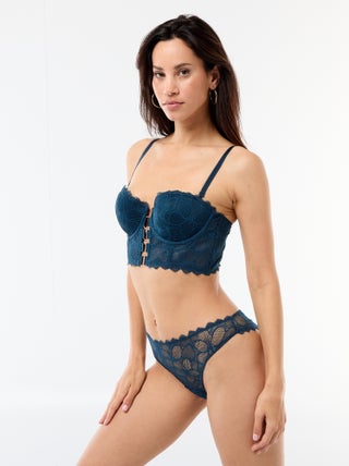 Tanga en dentelle fleurie