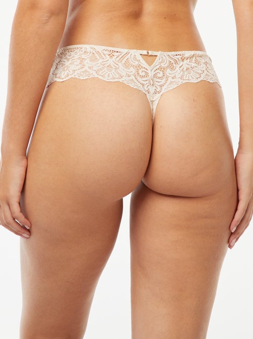 Tanga en dentelle transparente avec bijou fantaisie - Kiabi