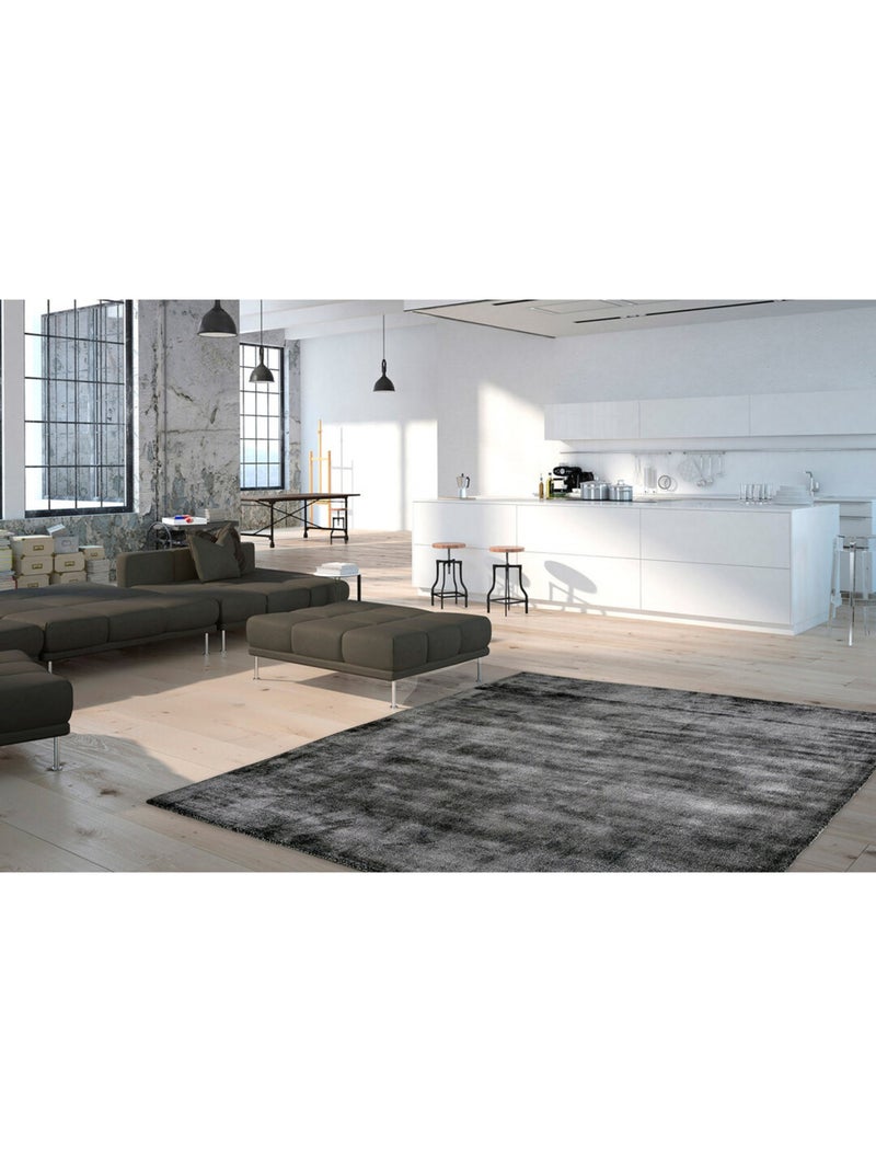 Tapis à poils court en Tencel anti-tâches Vanity Noir Gris anthracite - Kiabi