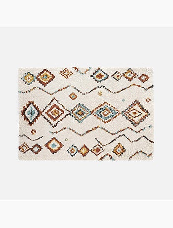 Tapis berbère à motifs géométriques