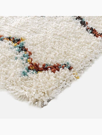 Tapis berbère à motifs géométriques