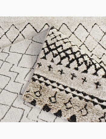 Tapis berbère tissé motifs tribaux LYN8 MABAL