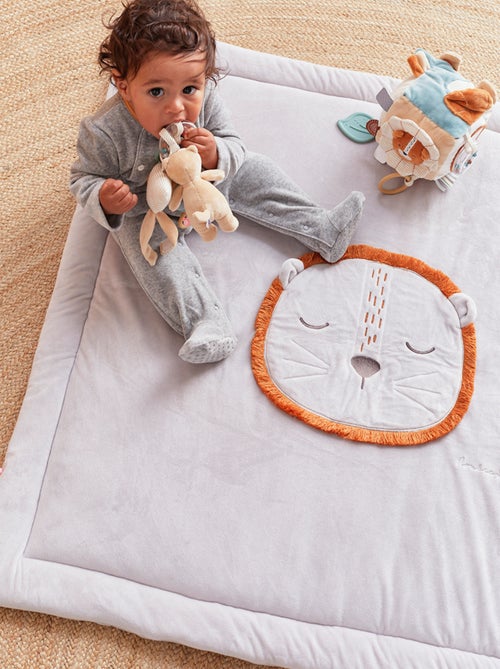 Tapis de jeu et de parc 75 x 95 cm en Veloudoux, Noukie's - Kiabi Tapis de jeu et de parc 75 x 95 cm en Veloudoux, Noukie's - Kiabi