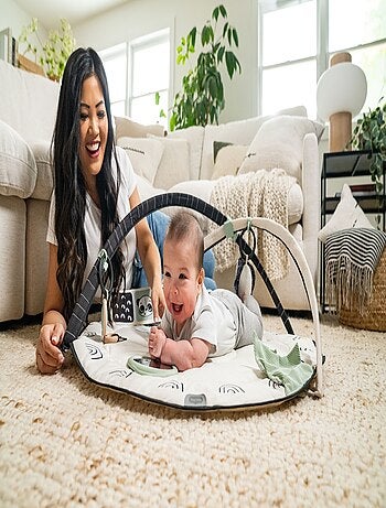 Tapis d’éveil musical avec arches et accessoires Gymini