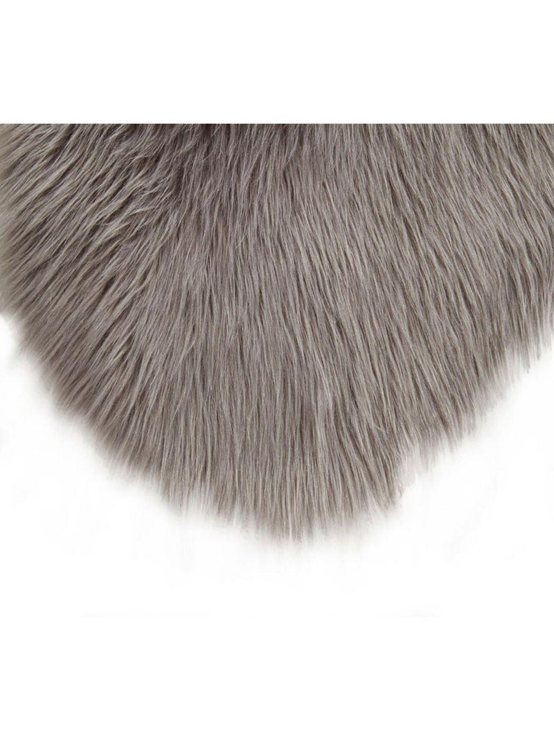 Tapis effet peau de mouton longues mèches Alisa Gris - Kiabi