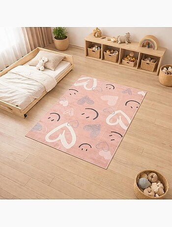 Tapis enfant motif cœurs et smileys, design ludique et joyeux