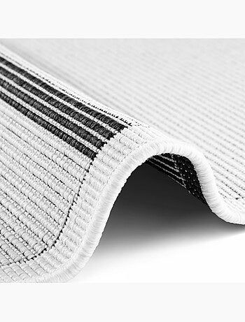Tapis exterieur sventi géométrique