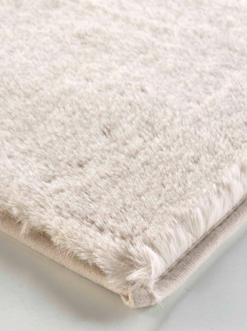 Tapis Feline Imitation Fourrure - Kiabi