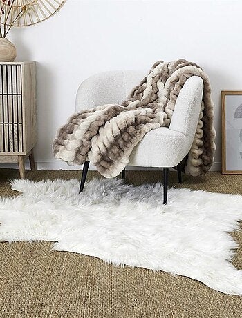Tapis forme peau de bête imitation fourrure blanc 120x158 cm
