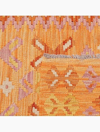 Tapis kilim au motif ethnique, tissé à plat en laine naturelle