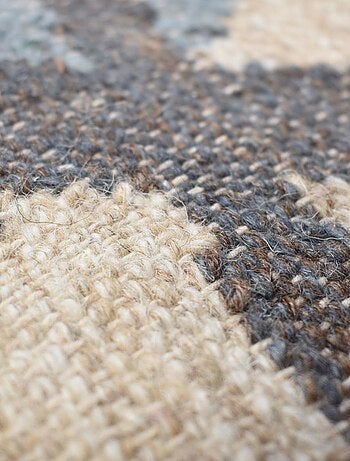 Tapis kilim BLANBLEU, fait à la main en laine motif géométrique