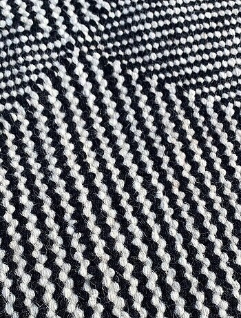 Tapis kilim fait à la main en laine motif géométrique