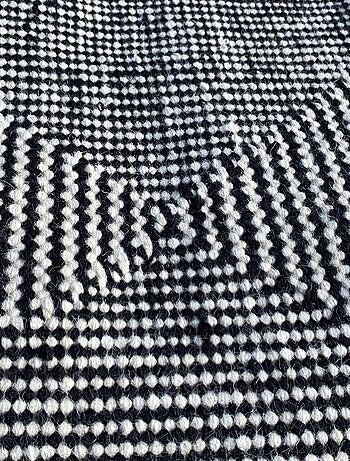 Tapis kilim fait à la main en laine motif géométrique