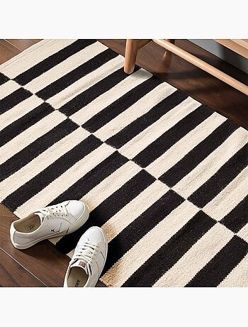 Tapis kilim, motif géométrique, tissé main, donna chic authentique