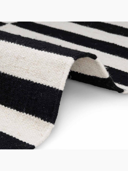 Tapis kilim, motif géométrique, tissé main, donna chic authentique - Kiabi Tapis kilim, motif géométrique, tissé main, donna chic authentique - Kiabi