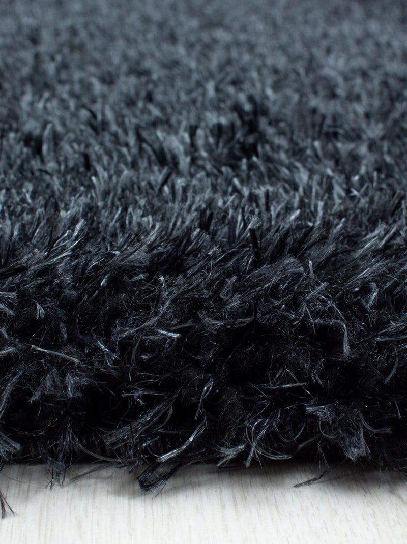 Tapis longs poils shaggy tissé motif uni UNI A Noir - Kiabi