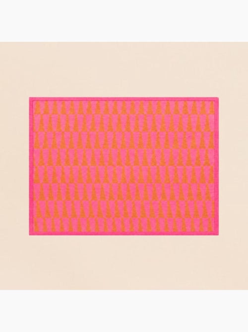Tapis motifs géométriques rose, orange 120x170cm - Kiabi Tapis motifs géométriques rose, orange 120x170cm - Kiabi