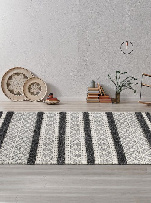 Tapis pour une chambre ou une entrée tissé en laine motif ethnique NOUKA - Kiabi