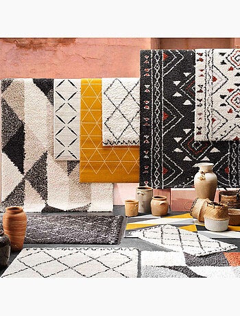 Tapis rectangle 120 x 170 cm – Polypropylène – Modèle Saoura Beige – Motif berbère