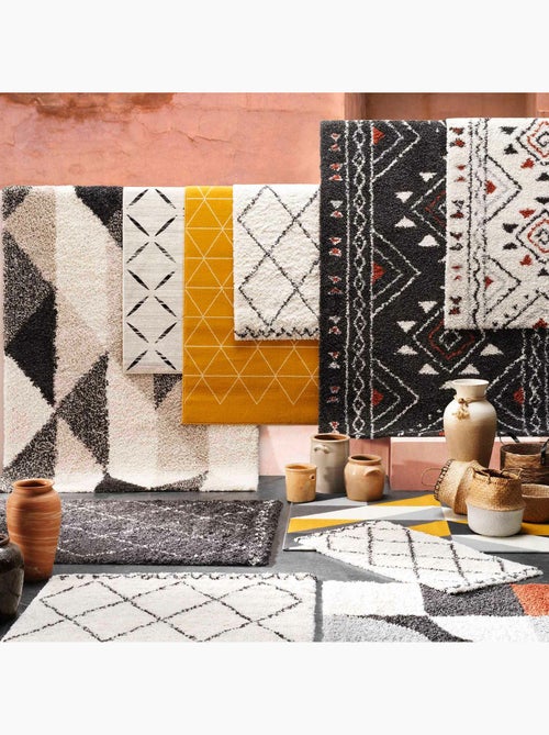Tapis rectangle 120 x 170 cm – Polypropylène – Modèle Saoura Beige – Motif berbère - Kiabi Tapis rectangle 120 x 170 cm – Polypropylène – Modèle Saoura Beige – Motif berbère - Kiabi
