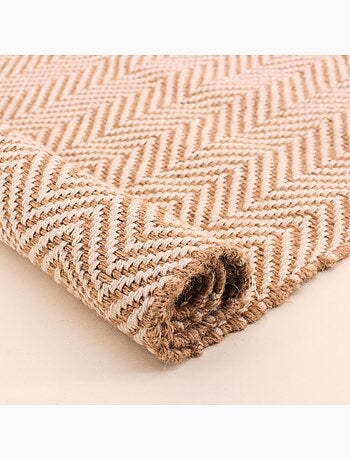 Tapis rectangulaire chevron marron et blanc 90x60cm