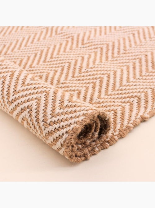 Tapis rectangulaire chevron marron et blanc 90x60cm - Kiabi