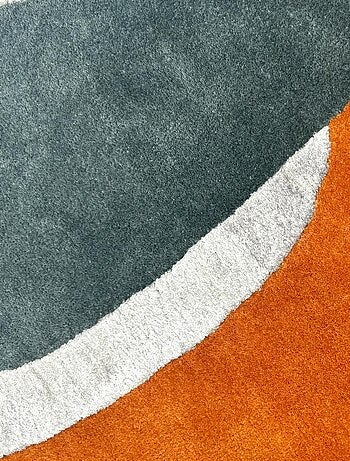 Tapis salon CIRCLAR , tapis en laine et viscose pour un aspect doux et soyeux