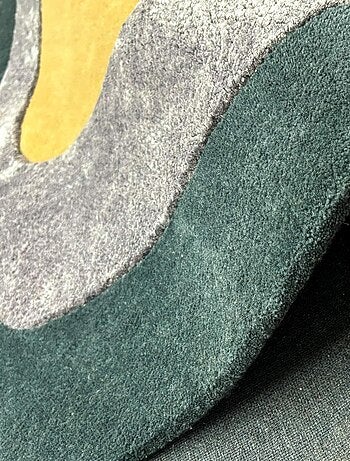 Tapis salon CIRCLAR , tapis en laine et viscose pour un aspect doux et soyeux