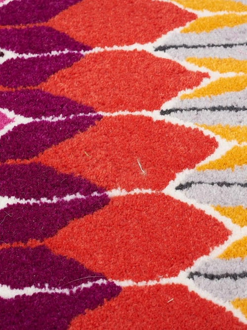 Tapis salon et chambre fait main en laine motif géométrique NOUZALA - Kiabi Tapis salon et chambre fait main en laine motif géométrique NOUZALA - Kiabi