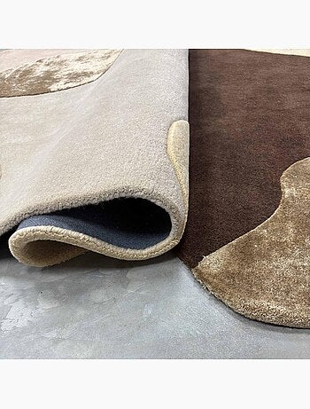 Tapis salon lonma forme orgnanique, motif abstrait en laine et viscose