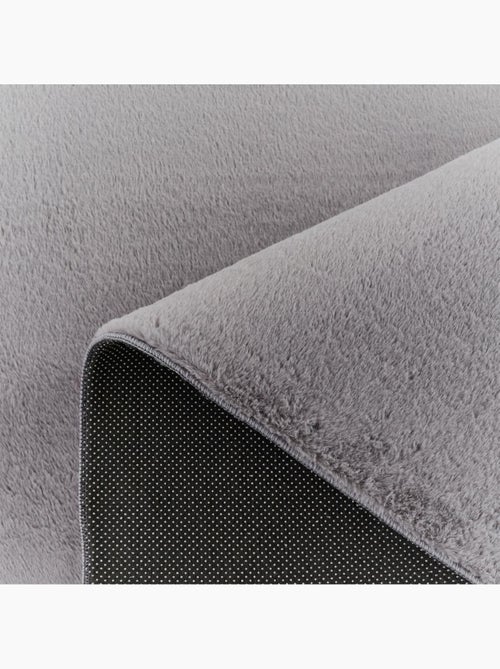 Tapis salon ultra doux, uni et lavable lyn50, aussi idéal pour la chambre - Kiabi Tapis salon ultra doux, uni et lavable lyn50, aussi idéal pour la chambre - Kiabi