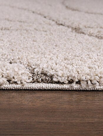 Tapis shaggy tissé motif géométrique POUDA