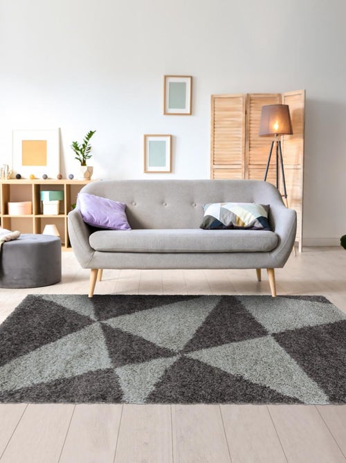 Tapis shaggy tissé motif géométrique TRIANGLE A - Kiabi
