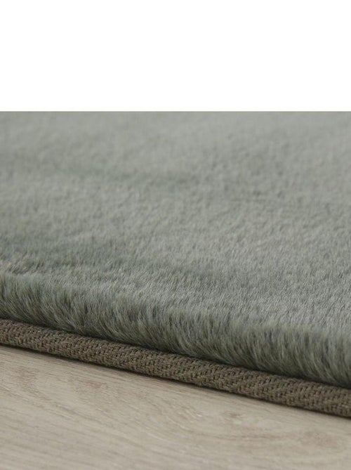 Tapis uni doux à courtes mèches Hector - Kiabi