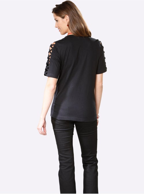 Tee-shirt à col rond avec fentes sur manches et rubans croisés - Taille standard - Moda Vilona - Kiabi Tee-shirt à col rond avec fentes sur manches et rubans croisés - Taille standard - Moda Vilona - Kiabi