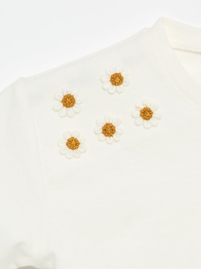 Tee-shirt à manches courtes avec fleurs sur l'épaule Blanc - Kiabi