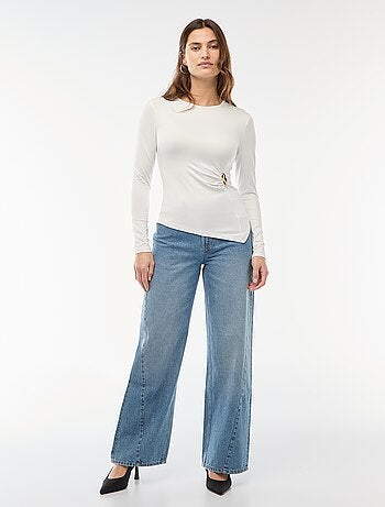 Tee-shirt à manches longues avec bijou doré devant effet twisté