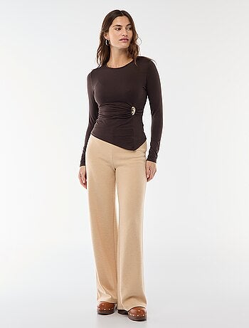 Tee-shirt à manches longues avec bijou doré devant effet twisté