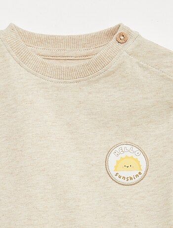 Tee-shirt avec broderie sur poitrine