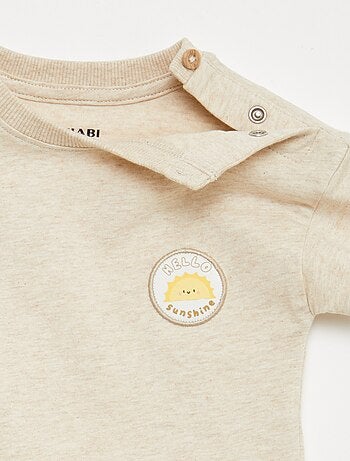 Tee-shirt avec broderie sur poitrine