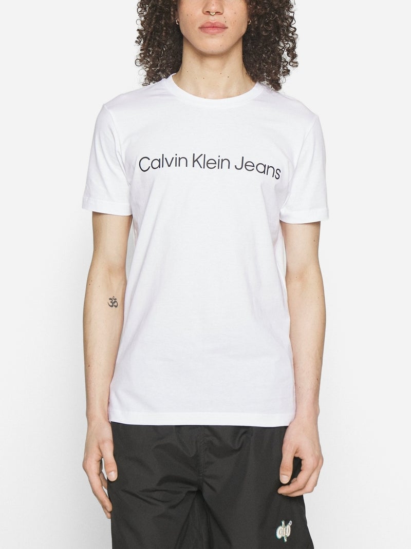 Tee Shirt Calvin Klein Core institutional logo slim tee Blanc - Kiabi