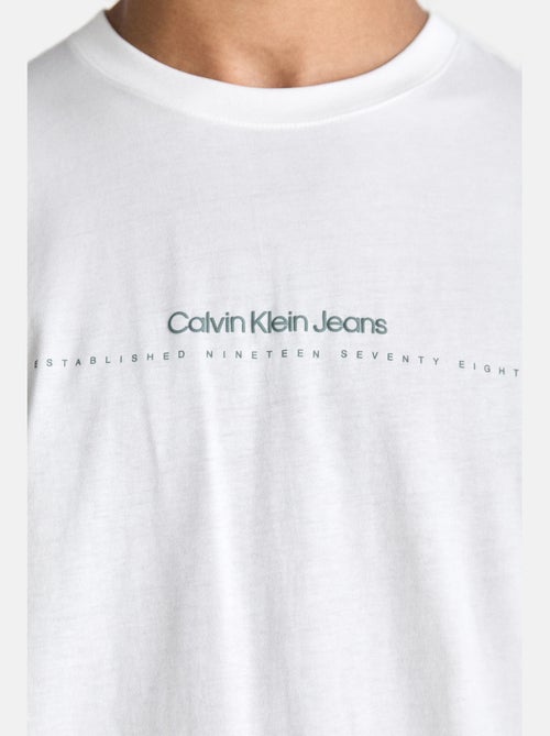 Tee Shirt Calvin Klein manches courtes - Kiabi