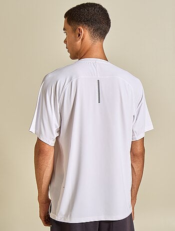 Tee-shirt de sport - (ekstract)