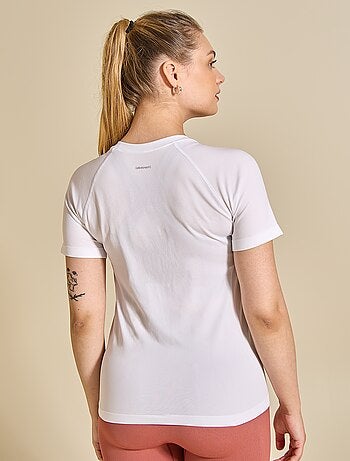 Tee-shirt de sport effet seconde peau - (ekstract)