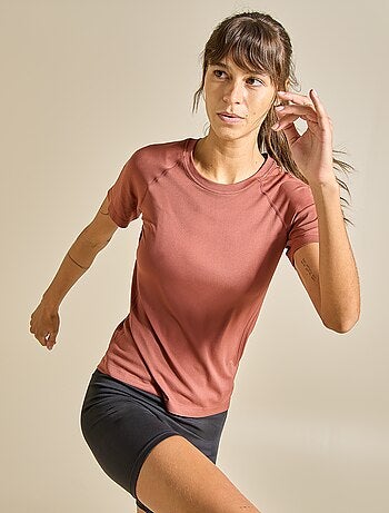 Tee-shirt de sport effet seconde peau - (ekstract)