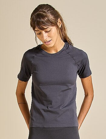 Tee-shirt de sport effet seconde peau - (ekstract)