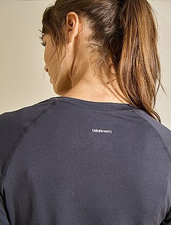 Tee-shirt de sport effet seconde peau - (ekstract)